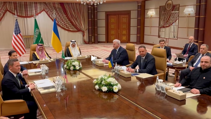 当地时间11日，美乌高级别代表团在沙特吉达开始会谈